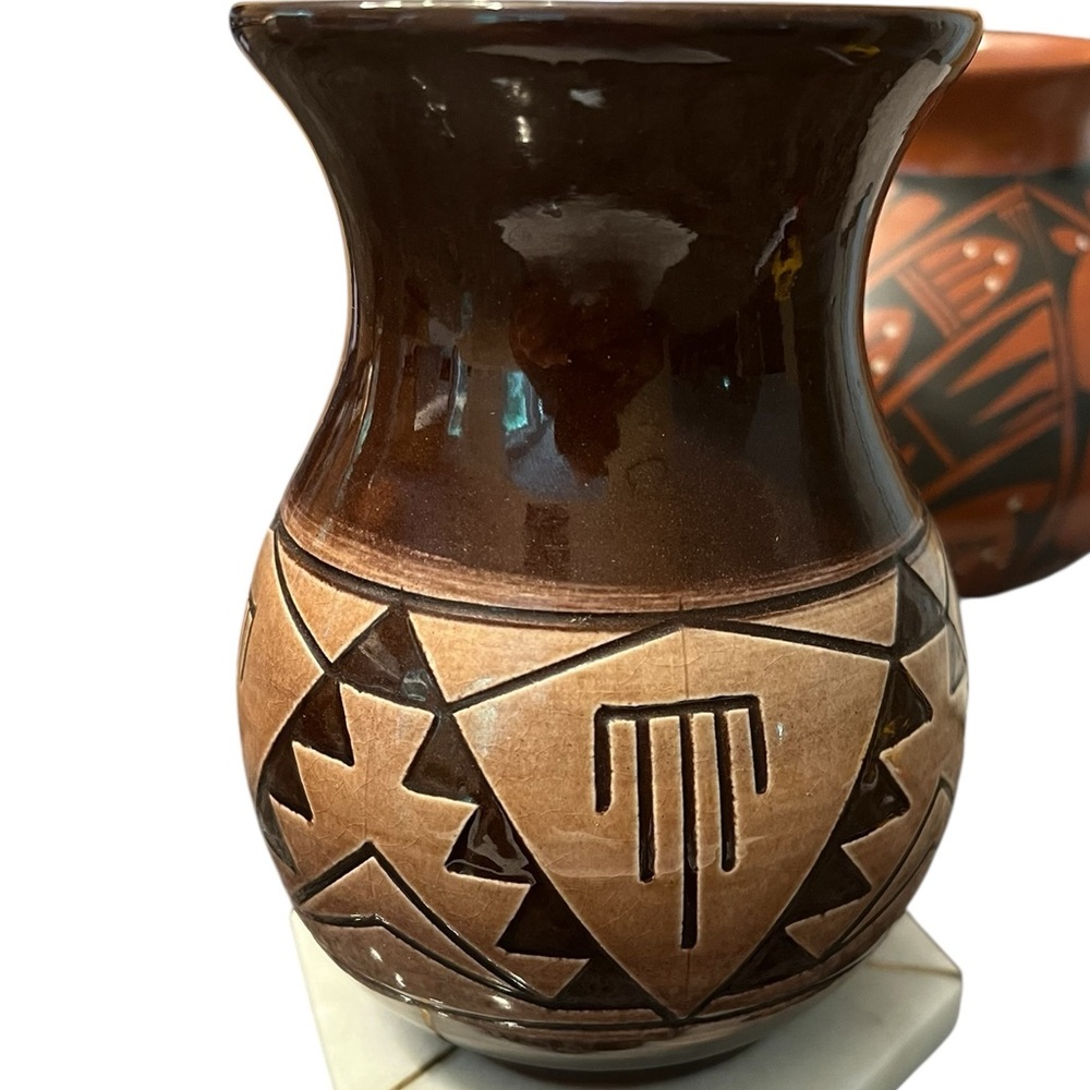 Native American Sioux Pottery Glazed Vase